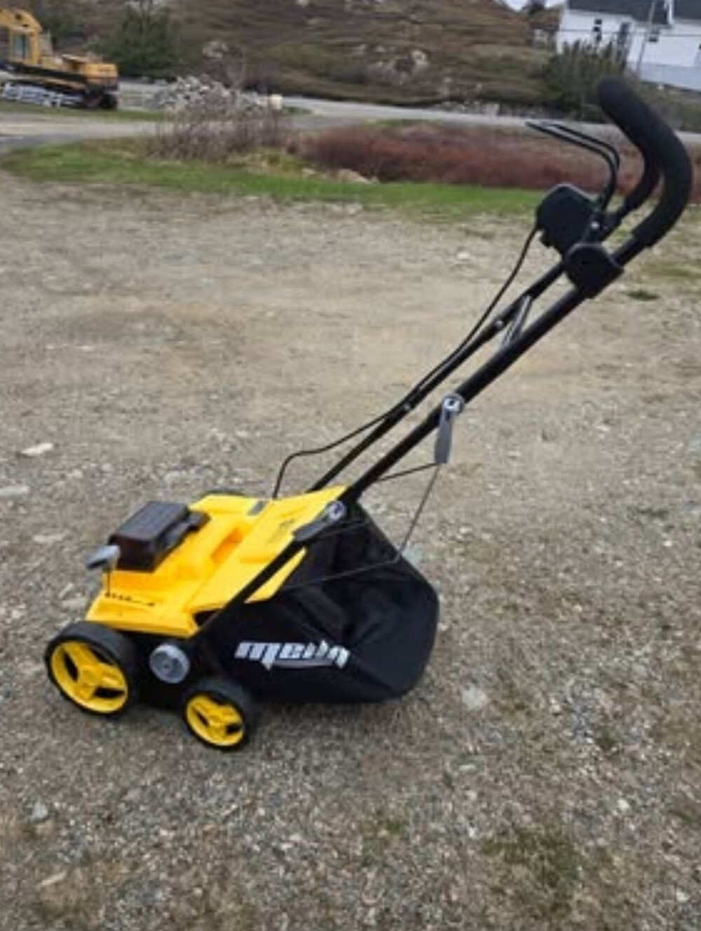 40V 15" Brushless Cordless Electric Dethatcher and Scarifier Like New Condition
